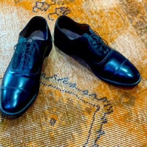 Park Avenue Allen Edmonds leather cap-toe shoes